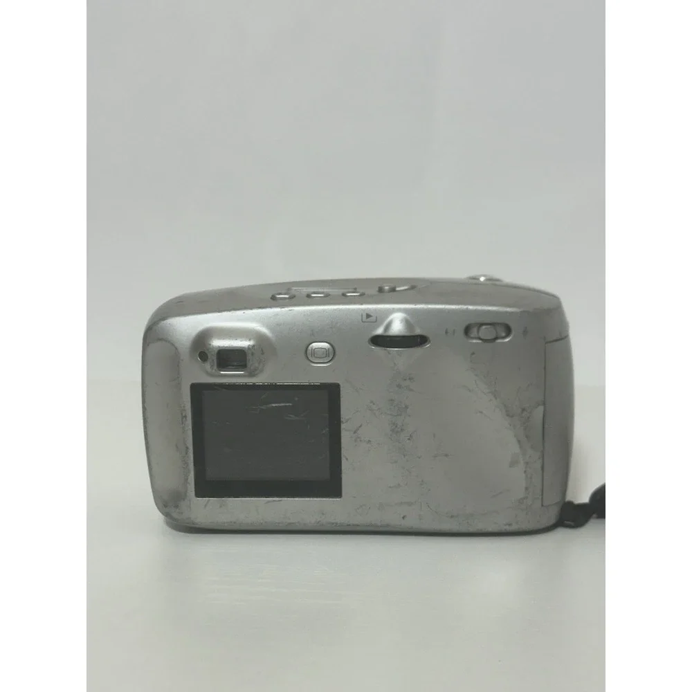 HP Photosmart 612 Digital Camera Silver, Auto Focus, 2.31MP, 2X Zoom For Parts